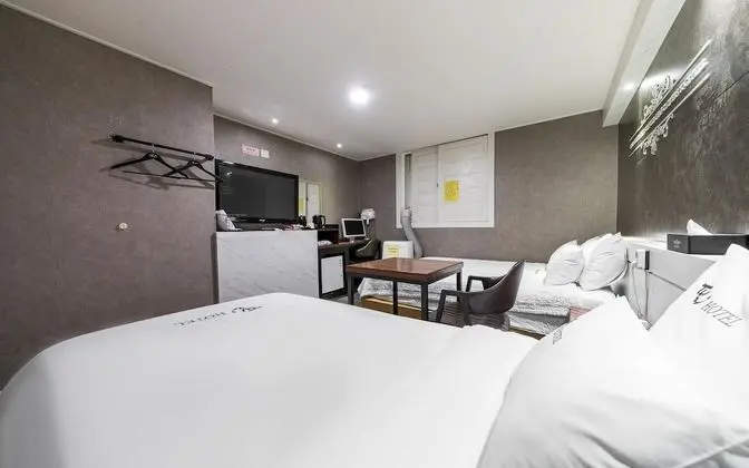 Oda (Twin double+single(Netflix available))