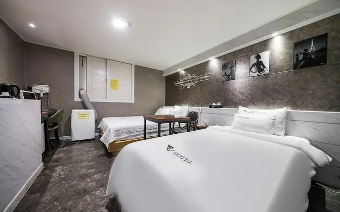 Oda (Twin double+single(Netflix available))