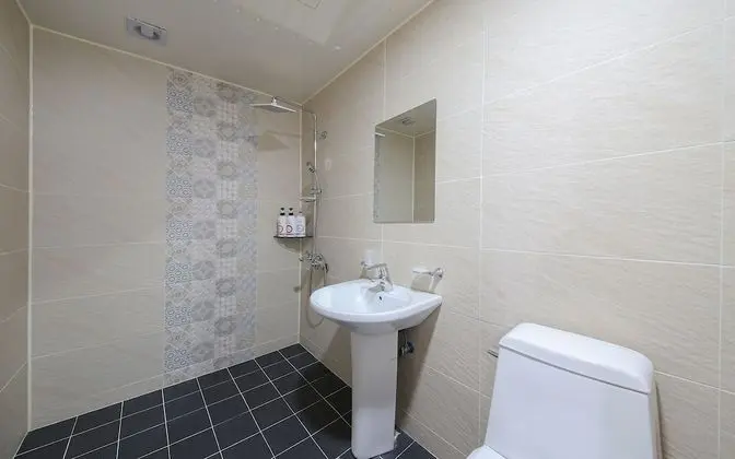 Oda (VIP (Twinken room Netflix available))