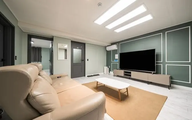 Oda (Suite Family Room (Netflix/Dlive Avai)