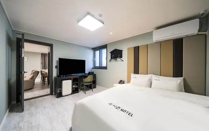 Oda (Suite Family Room (Netflix/Dlive Avai)