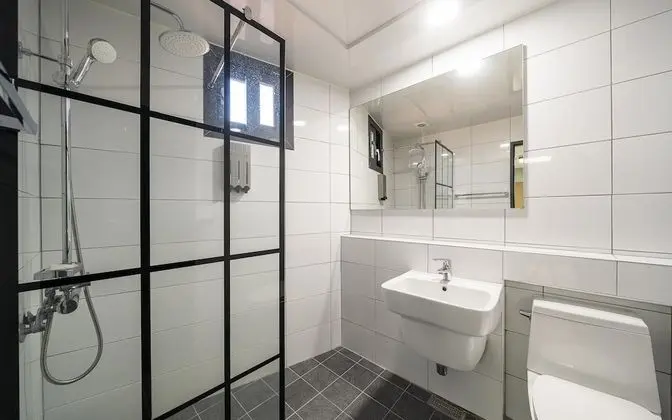 Oda (Suite Family Room (Netflix/Dlive Avai)