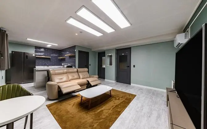 Oda (Suite Family Room (Netflix/Dlive Avai)