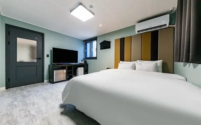 Oda (Suite Family Room (Netflix/Dlive Avai)