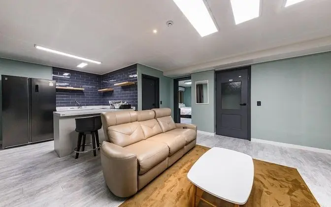 Oda (Suite Family Room (Netflix/Dlive Avai)