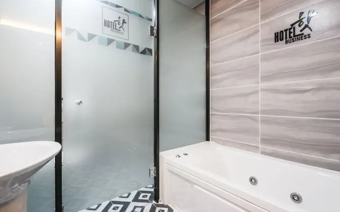 Oda (VIP (Twin breakfast provided Netflix )