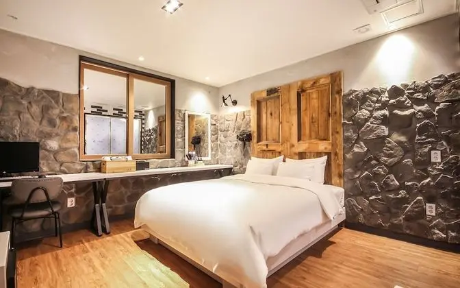 Oda (Standard (Netflix available))