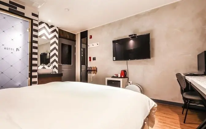 Oda (Standard (Netflix available))