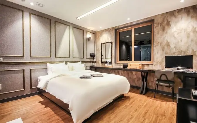 Oda (Standard (Netflix available))