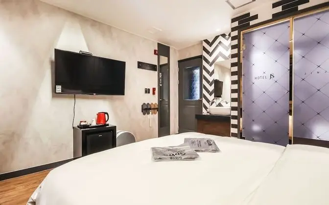 Oda (Standard (Netflix available))