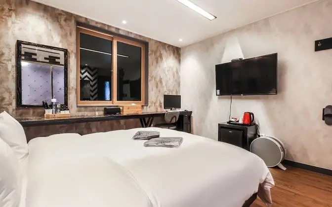 Oda (Standard (Netflix available))