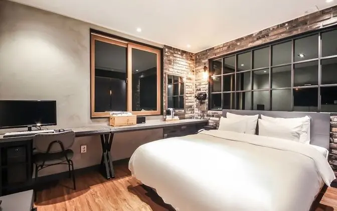 Oda (Standard (Netflix available))