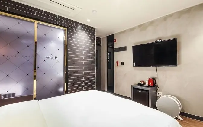 Oda (Standard (Netflix available))