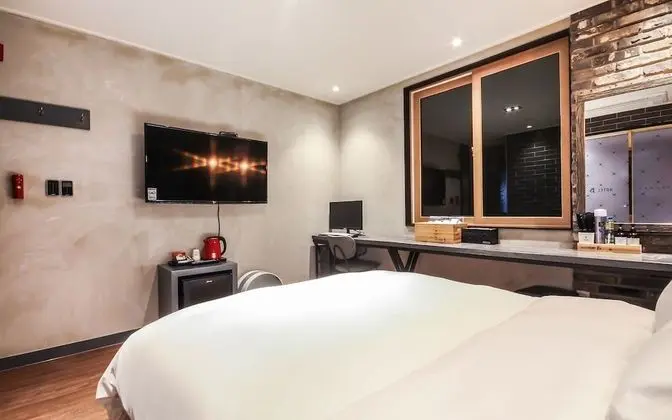 Oda (Standard (Netflix available))