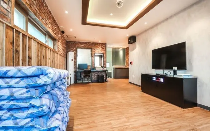 Oda (Unused 2024- event room)