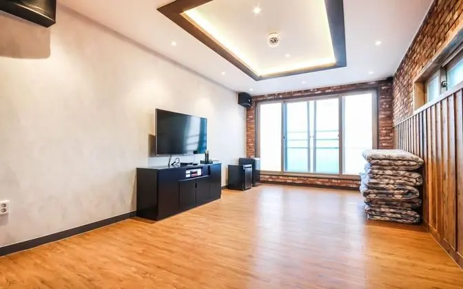 Oda (Unused 2024- event room)