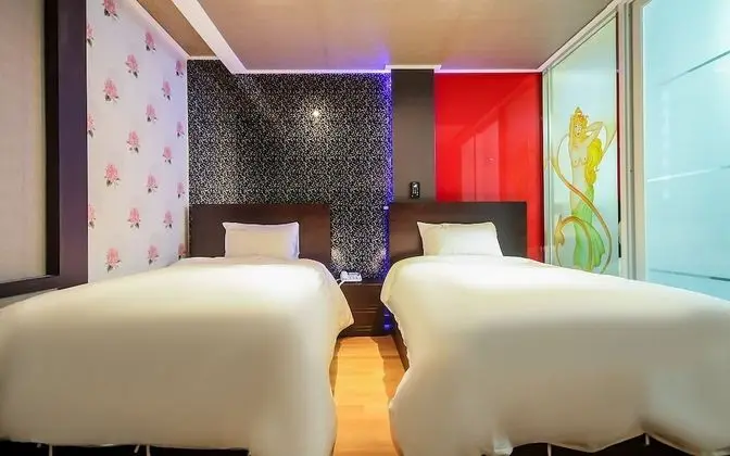 Oda (Suite Twin (Netflix viewing available)