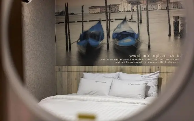 Oda (Standard B (available for Netflix vie)