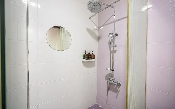 Oda (Standard B (available for Netflix vie)