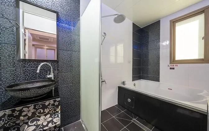 Oda (Suite - Duplex (Netflix available))