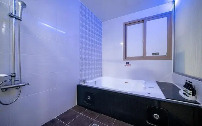 Oda (VIP (Netflix viewing available))