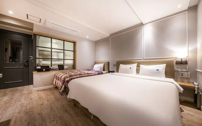 Oda (Standard Twin (Netflix available Whir)