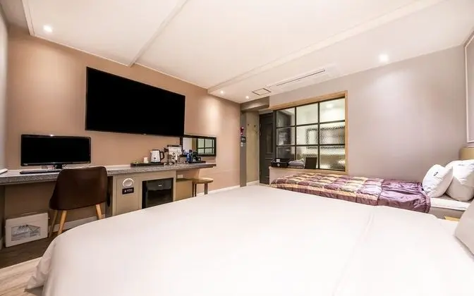 Oda (Standard Twin (Netflix available Whir)