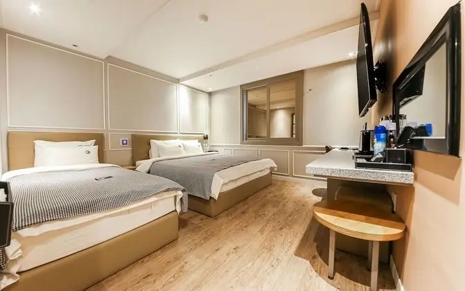 Oda (Standard Twin (Netflix available Whir)