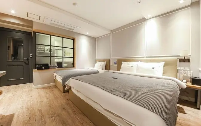 Oda (Standard Twin (Netflix available Whir)