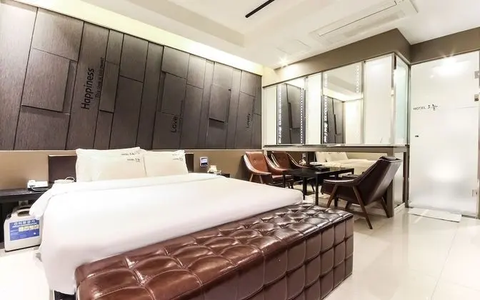 Oda (Standard (smoking room/Netflix viewin)