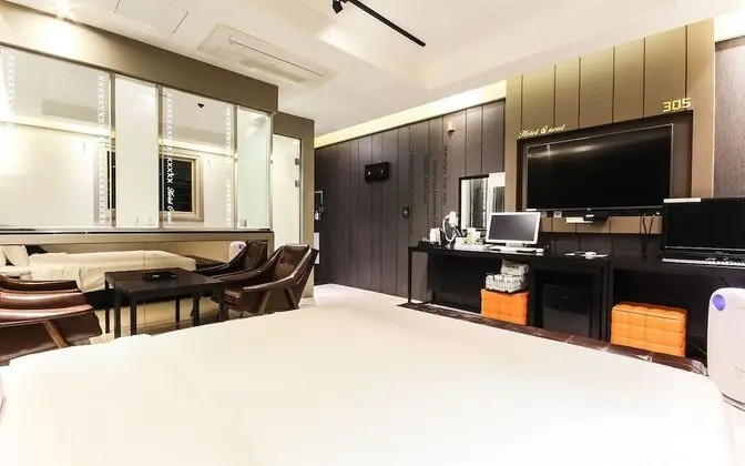 Oda (Standard (smoking room/Netflix viewin)