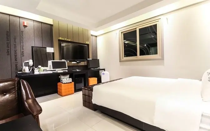 Oda (Standard (smoking room/Netflix viewin)