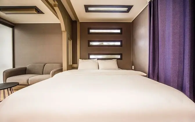 Oda (Deluxe (Netflix available Delive))