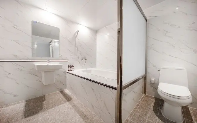 Oda (Deluxe (Netflix available Delive))