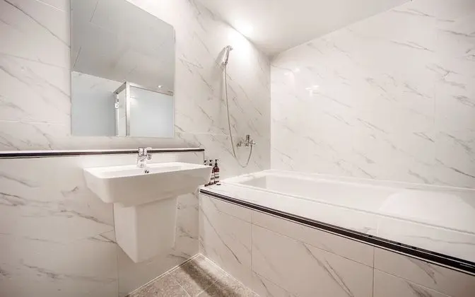 Oda (Deluxe (Netflix available Delive))