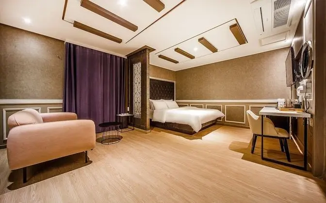 Oda (Deluxe (Netflix available Delive))