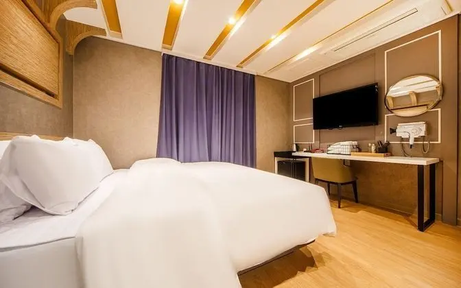 Oda (Standard (Netflix available Delive))