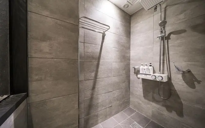 Oda (Deluxe (OTT Service Available))