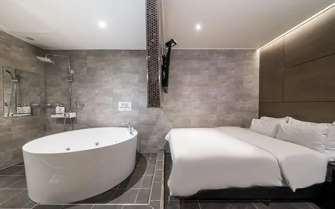 Oda (VIP (OTT Service Available))