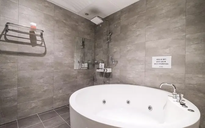 Oda (VIP (OTT Service Available))