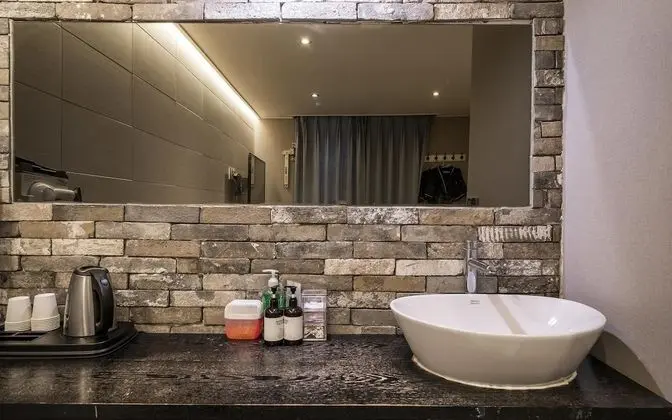 Oda (VIP (OTT Service Available))