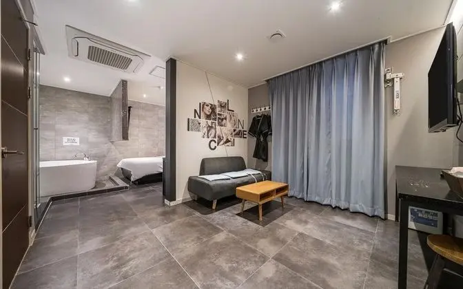 Oda (VIP (OTT Service Available))