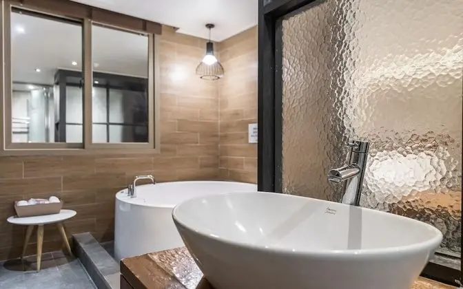 Oda (VIP Twin (OTT Service Available))