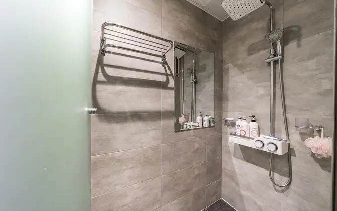 Oda (VIP Twin (OTT Service Available))