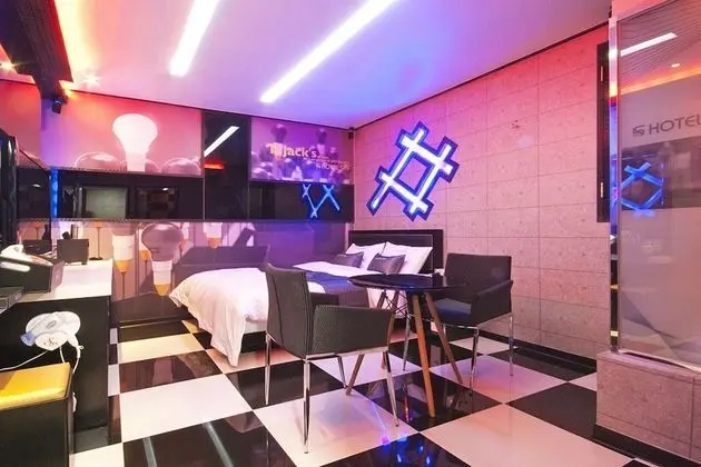 Oda (Special Room (Netflix))