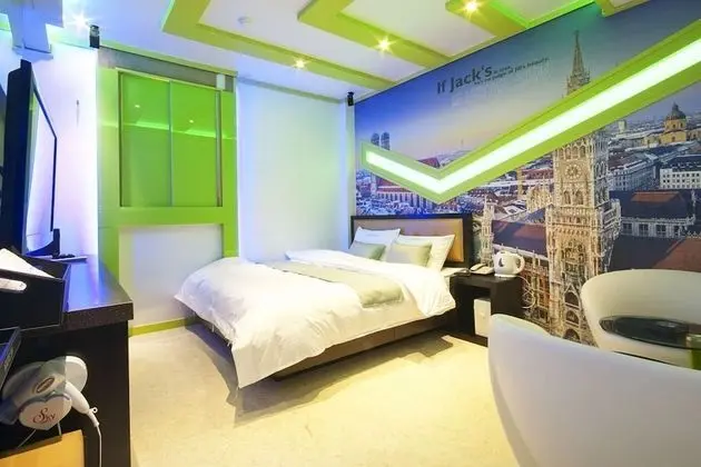 Oda (Standard room (Netflix available))