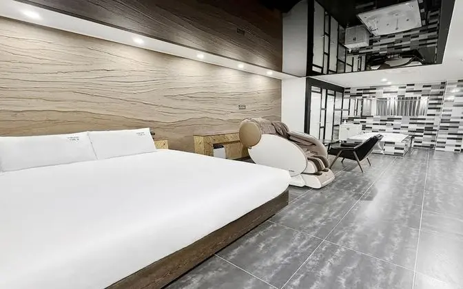 Oda (VIP (for 2 people Netflix available s)