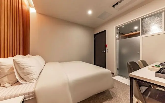 Oda (Twin (Netflix Available))