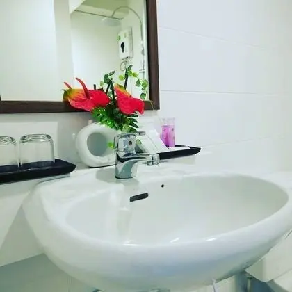 Deluxe Üç Kişilik Oda, 1 Yatak Odası, Sigara İçilmez, Havuz Manzaralı