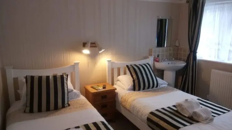 İki Ayrı Yataklı Oda, Ortak Banyo (Room 3)